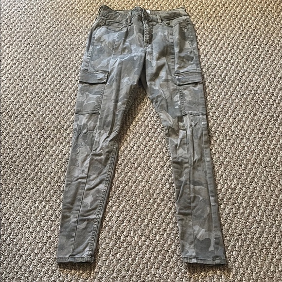 Old Navy Denim - Women's Camouflage Cargo Pants